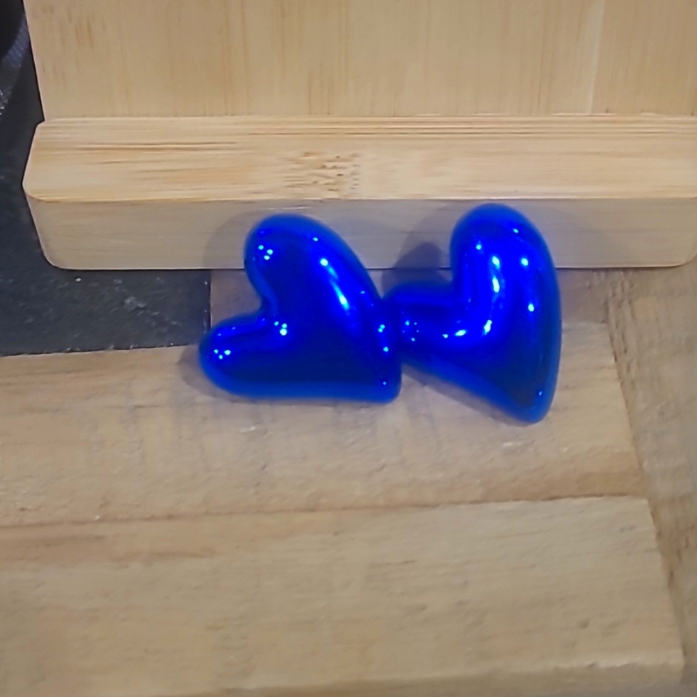 Elegant Heart-Shaped Earrimgs